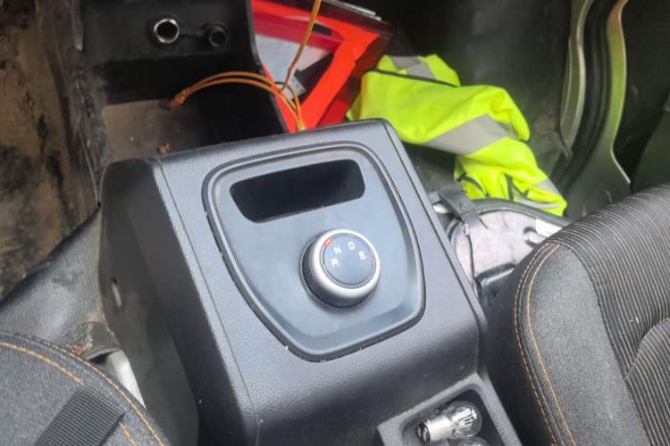 Used Karry Xiaoxiang X7 2024 AVIC Battery (3815 Cargo Box) Side-Panel Truck – Deluxe Model Gear Lever