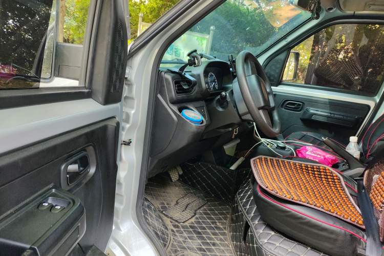Used Karry Xiaoxiang X7 2024 AVIC Battery (3815 Cargo Box) Side-Panel Truck – Deluxe Model Interior 3