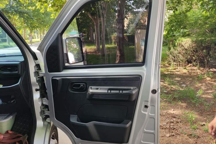 Used Karry Xiaoxiang X7 2024 AVIC Battery (3815 Cargo Box) Side-Panel Truck – Deluxe Model Interior 6