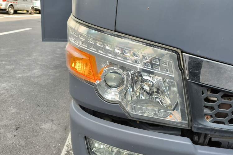 Used Karry Youjin  Right Front Headlight