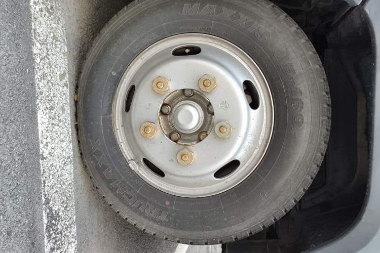 Used Karry Youjin  Right Front Wheel Hub