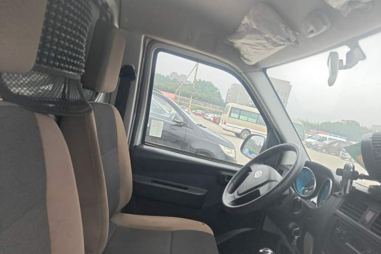 Used Karry Youjin 2019 1.5L Standard Van China VI Emission Standard Single-Row Extended Version DAM15KR Engine Bay