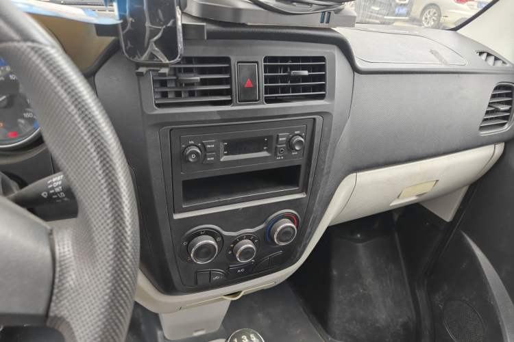 Used Karry Youjin 2019 1.5L Standard Van China VI Emission Standard Single-Row Extended Version DAM15KR Interior 2