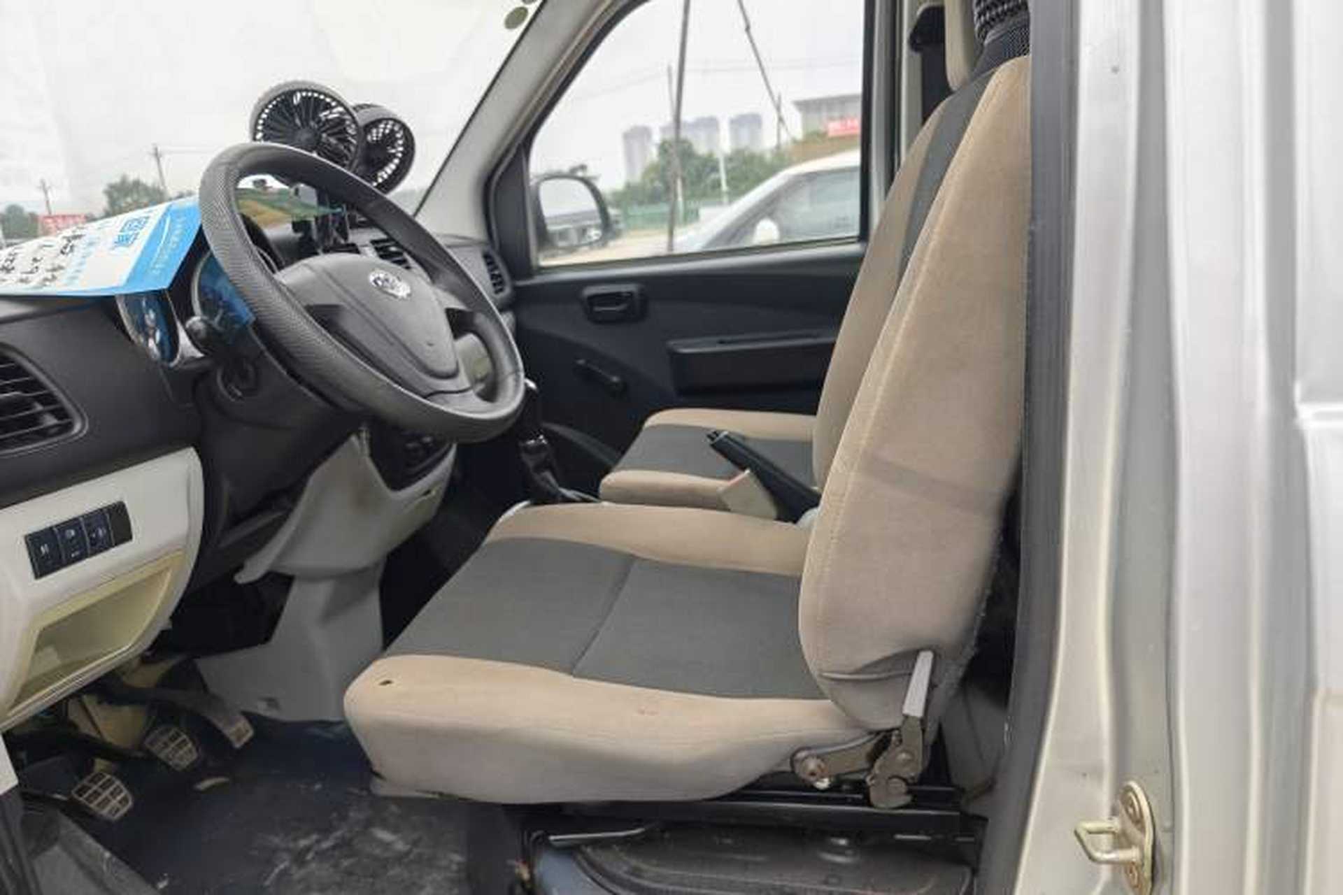 Used Karry Youjin 2019 1.5L Standard Van China VI Emission Standard Single-Row Extended Version DAM15KR Interior 4