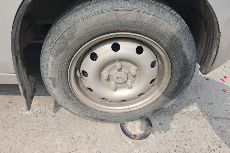 Used Karry Youjin T5 2021 1.5L Standard Version T50 DAM15KR Right Front Wheel Hub