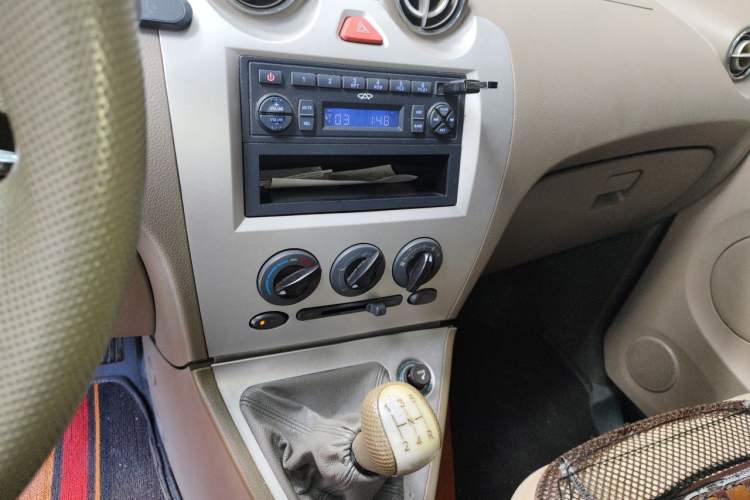 Used Karry Youya 2 2013 1.5L Comfort Model Audio And AC Panel