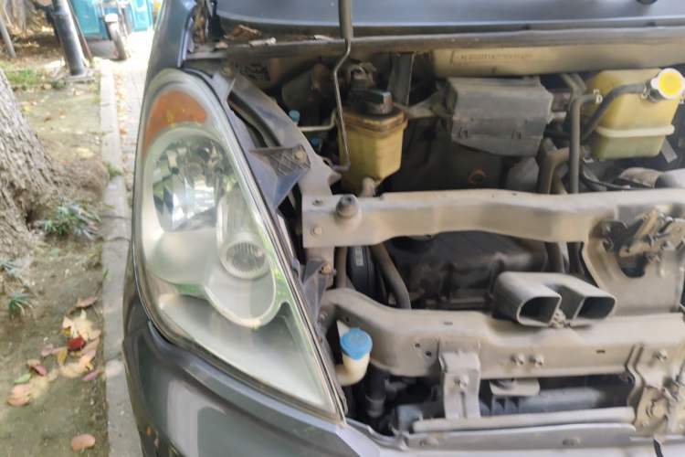 Used Karry Youya 2 2013 1.5L Comfort Model Engine Bay Right