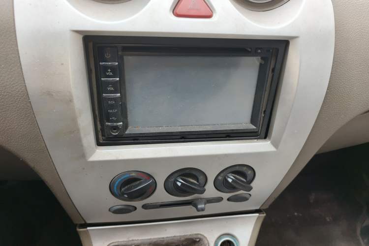 Used Karry Youya 2 2013 1.5L Comfort Model Audio And AC Panel