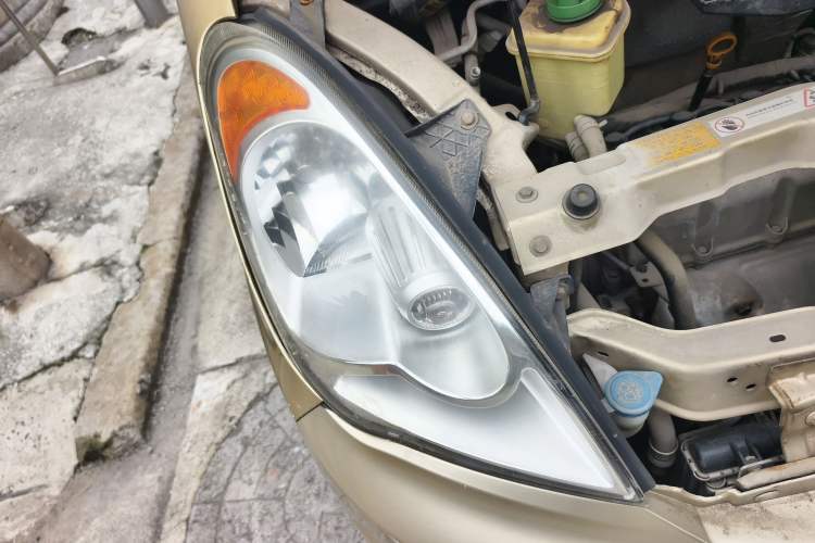 Used Karry Youya 2 2013 1.5L Comfort Model Right Front Headlight