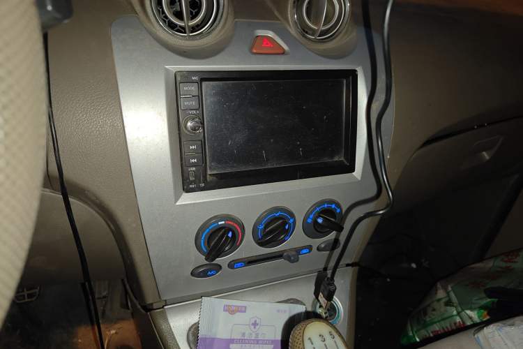 Used Karry Youya 2 2013 1.5L Comfort Model Audio And AC Panel