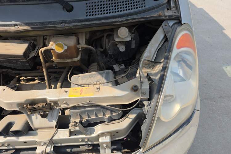 Used Karry Youya 2 2013 1.5L Standard Model Engine Bay Left