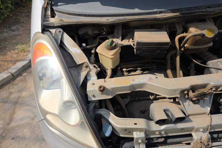 Used Karry Youya 2 2013 1.5L Standard Model Engine Bay Right