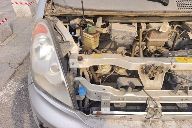 Used Karry Youya 2 2013 1.5L Comfort Model Engine Bay Right