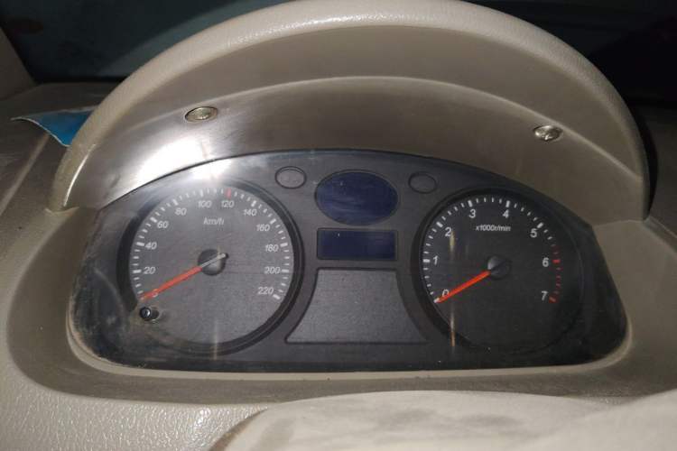 Used Karry Youya 2 2013 1.5L Standard Model Odometer Close Up