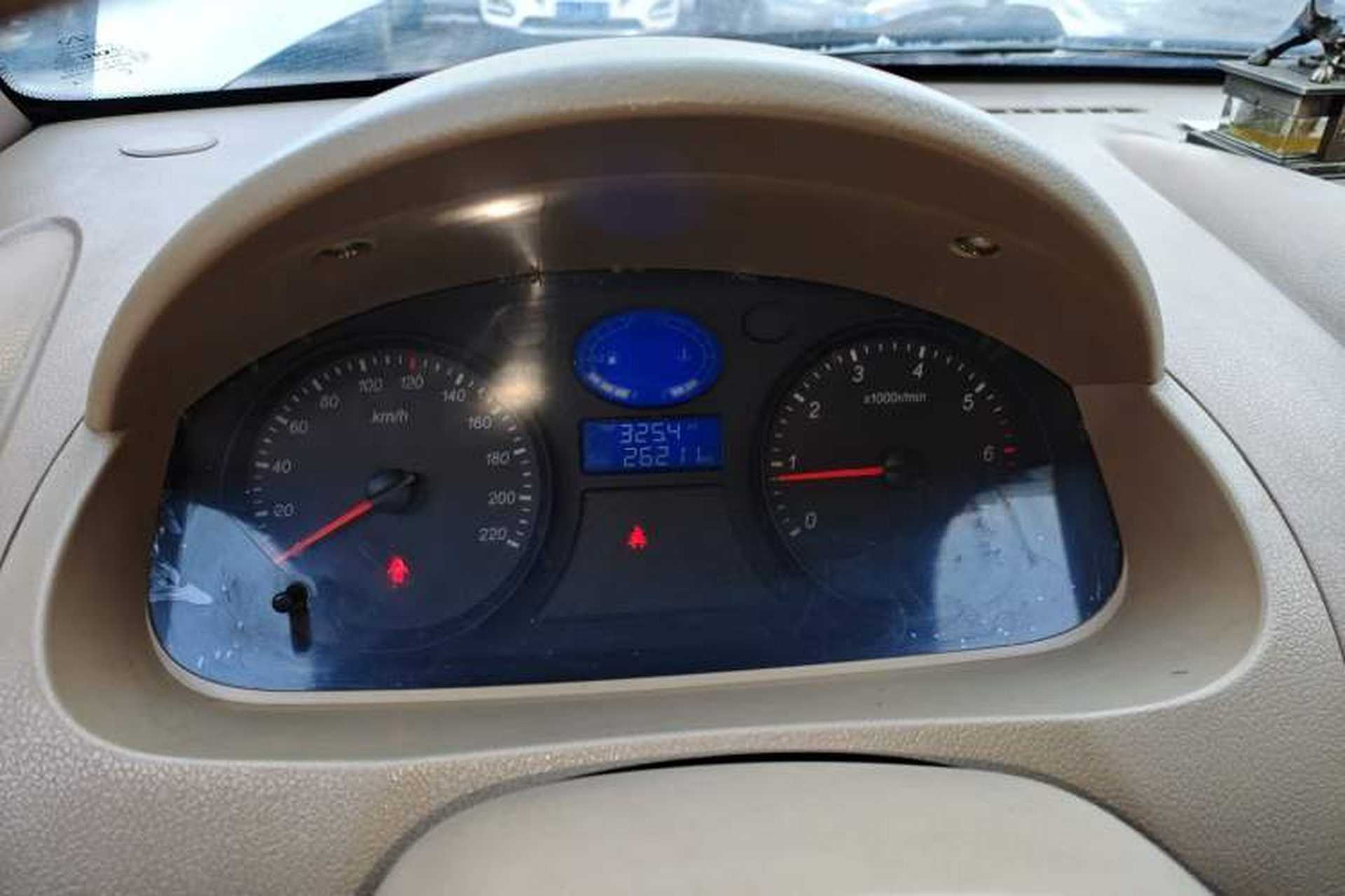 Used Karry Youya 2 2013 1.5L Comfort Model Odometer Close Up