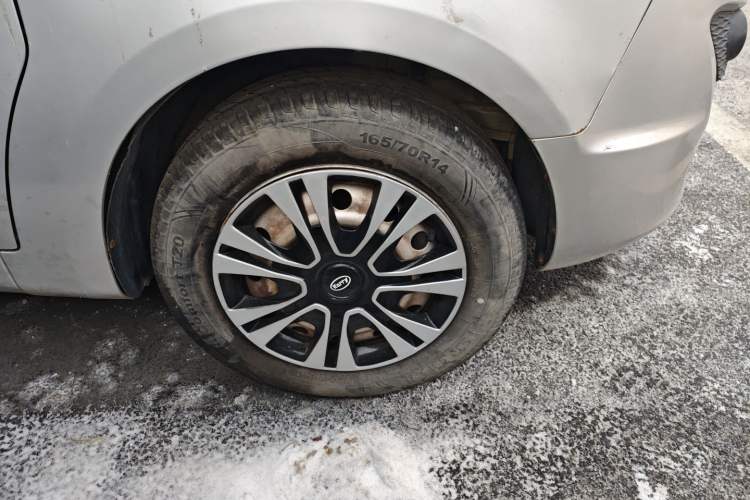 Used Karry Youya 2 2013 1.5L Comfort Model Right Front Wheel Hub
