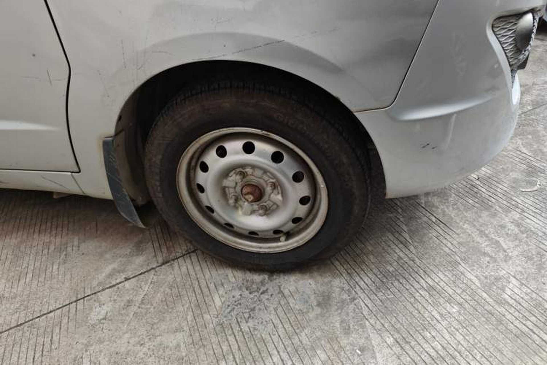 Used Karry Youya 2 2013 1.5L Standard Model Right Front Wheel Hub