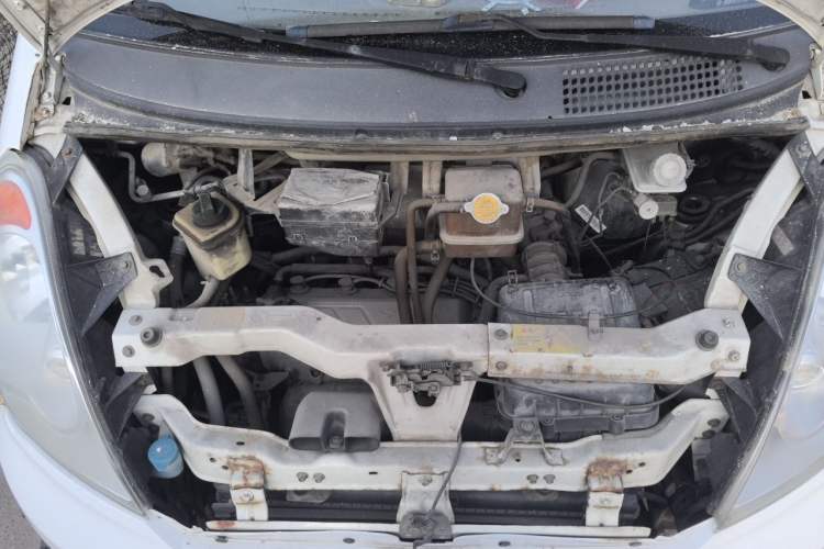 Used Karry Youya 2 2013 1.5L Powerful Version Engine Bay