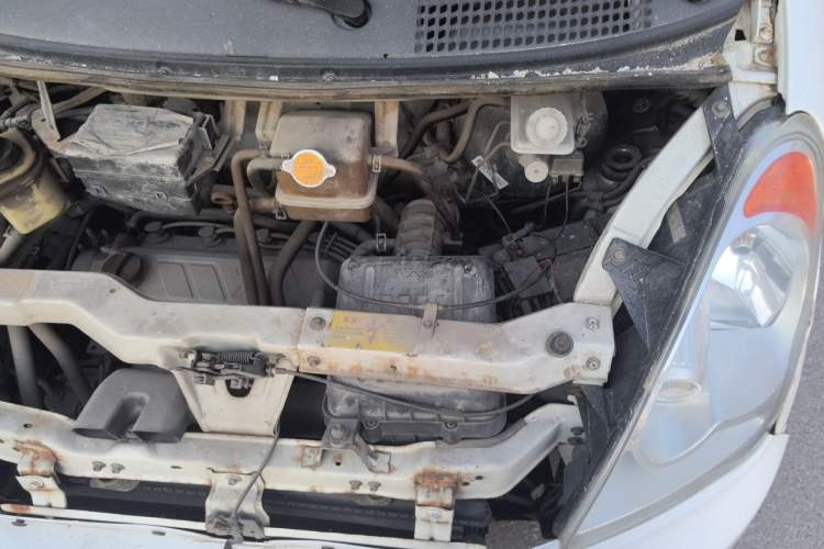 Used Karry Youya 2 2013 1.5L Powerful Version Engine Bay Left