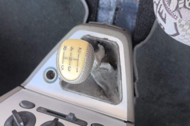 Used Karry Youya 2 2013 1.5L Powerful Version Gear Lever