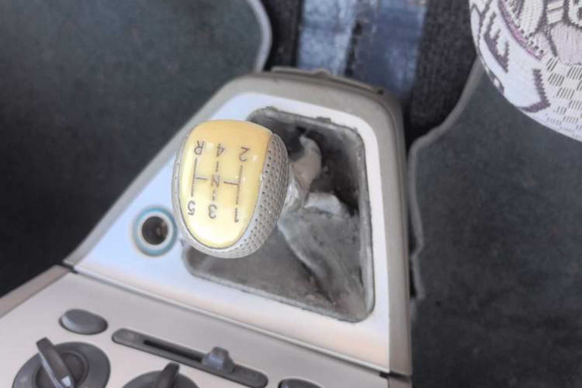 Used Karry Youya 2 2013 1.5L Powerful Version Gear Lever