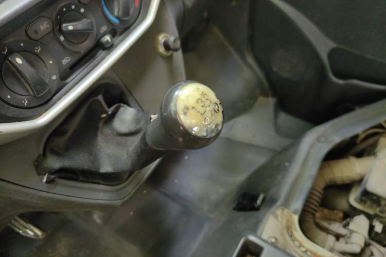 Used Karry Youyou 2 2013 1.2L Comfort Model Gear Lever