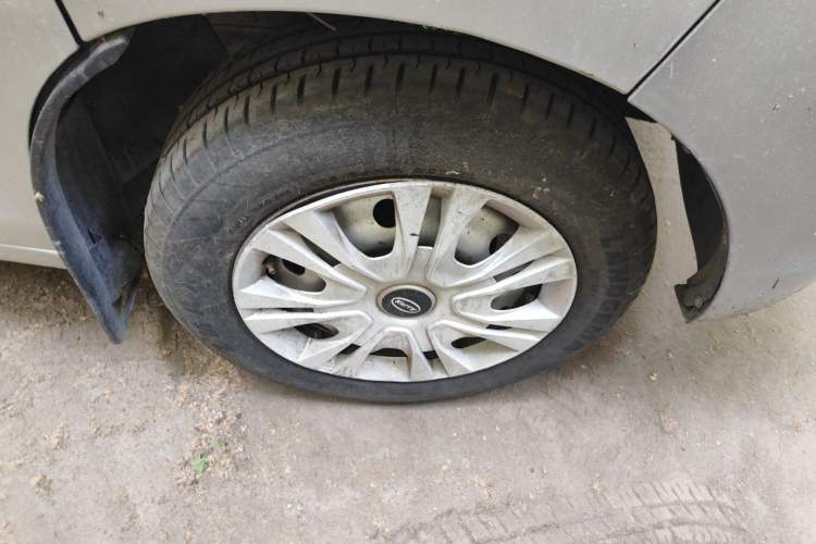 Used Karry Youyou 2 2013 1.2L Comfort Model Right Front Wheel Hub