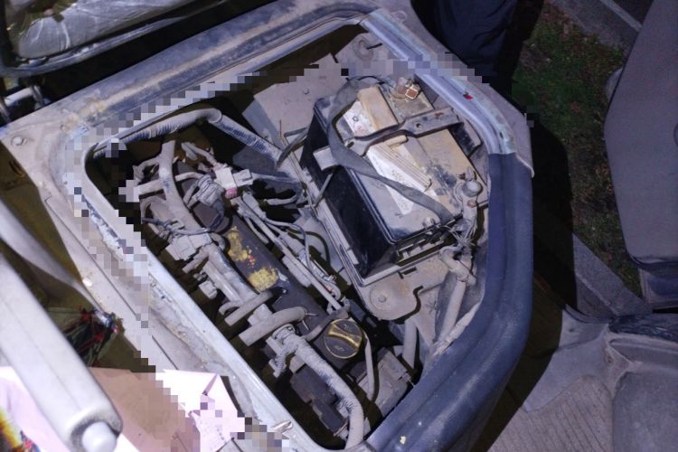 Used Karry Youyou 2010 1.0L Base Version Engine Bay Left