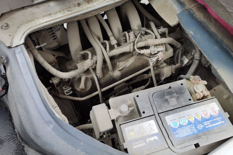 Used Karry Youyou 2010 1.0L Base Version Engine Bay Left