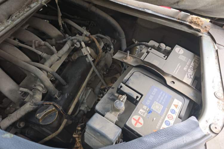 Used Karry Youyou 2010 1.0L Standard Version Engine Bay Left