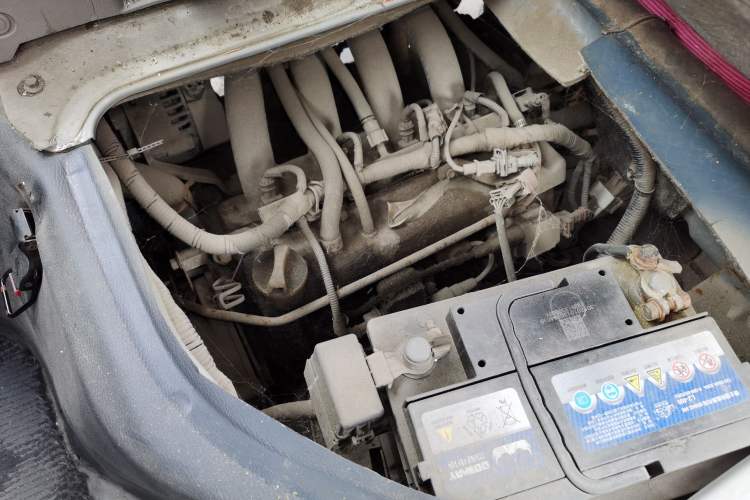 Used Karry Youyou 2010 1.0L Base Version Engine Bay Right