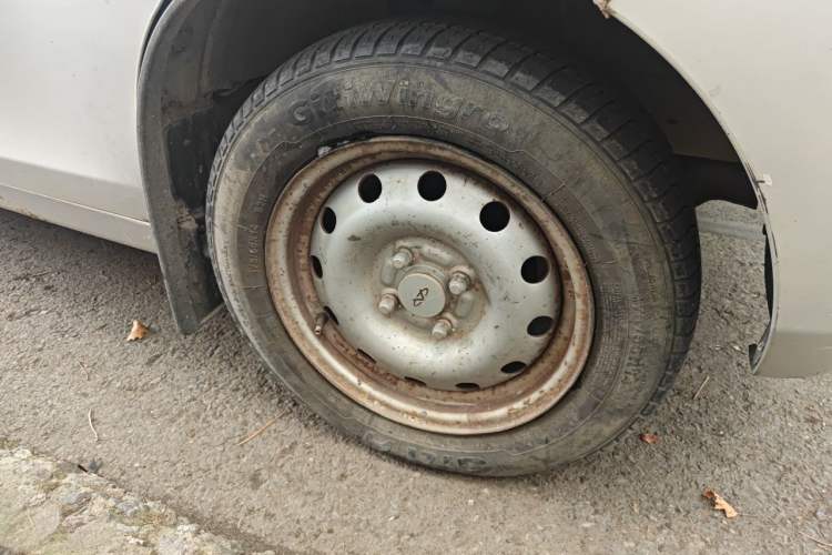 Used Karry Youyou  Right Front Wheel Hub