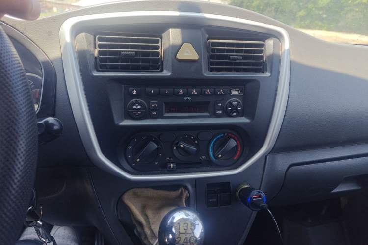 Used Karry Youyou 2012 1.0L Standard Version Audio And AC Panel