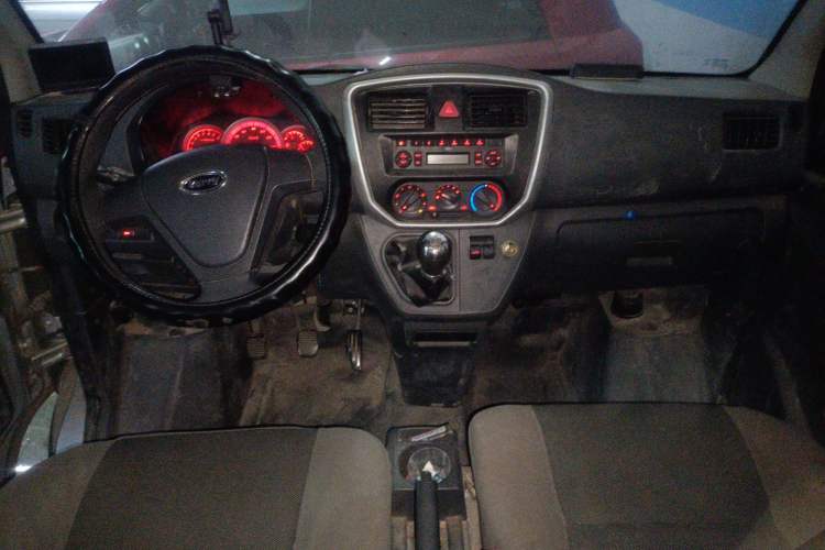 Used Karry Youyou 2012 1.2L Extended Standard Version Center Console