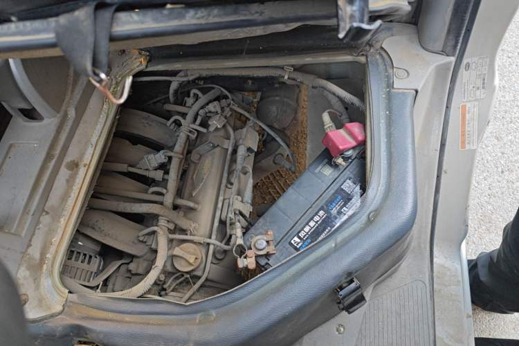 Used Karry Youyou 2012 1.2L Extended Standard Version Engine Bay