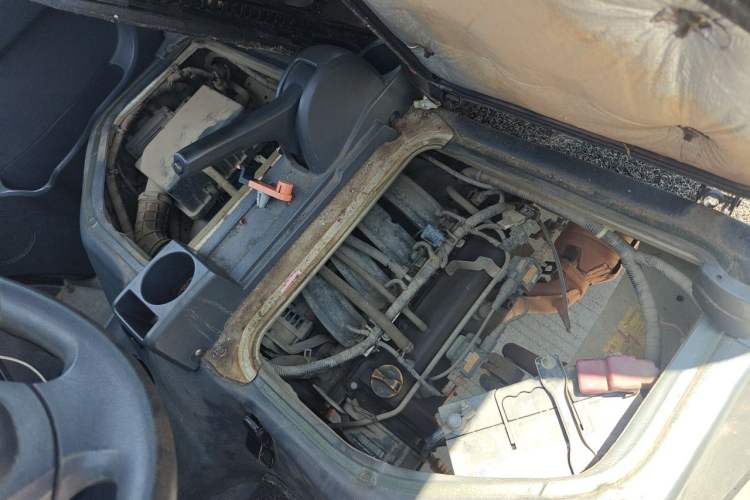 Used Karry Youyou 2012 1.0L Standard Version Engine Bay
