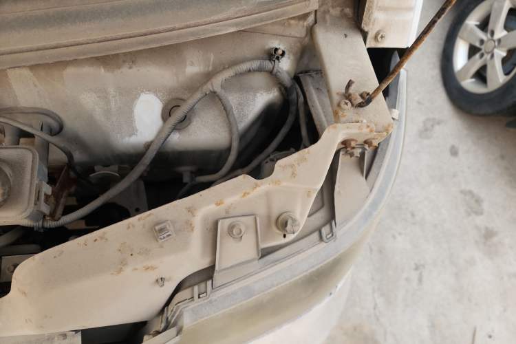 Used Karry Youyou 2012 1.2L Extended Standard Type I Engine Bay Left
