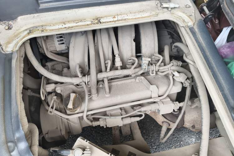Used Karry Youyou 2012 1.2L Standard Version Engine Bay Left