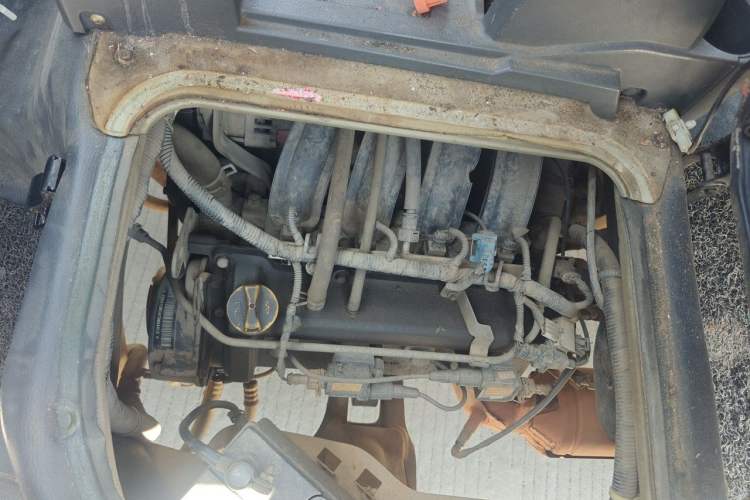 Used Karry Youyou 2012 1.0L Standard Version Engine Bay Left