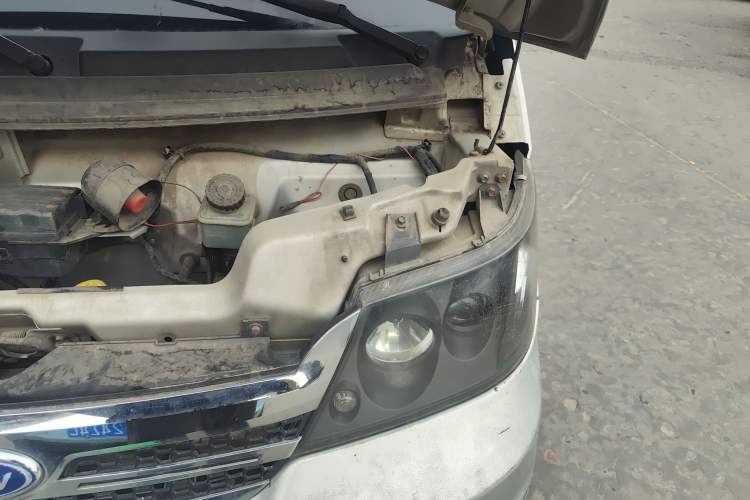 Used Karry Youyou 2012 1.2L Extended Standard Version Engine Bay Left