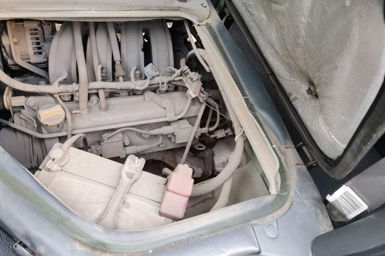 Used Karry Youyou 2012 1.2L Standard Version Engine Bay Left