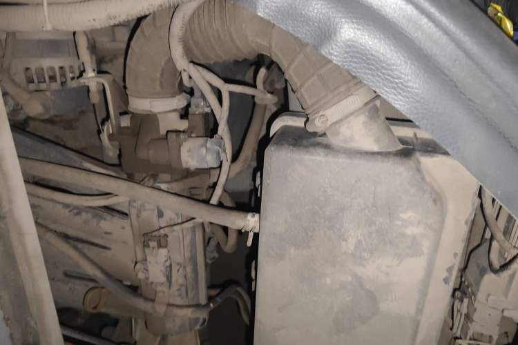 Used Karry Youyou 2012 1.2L Extended Standard Type I Engine Bay Left