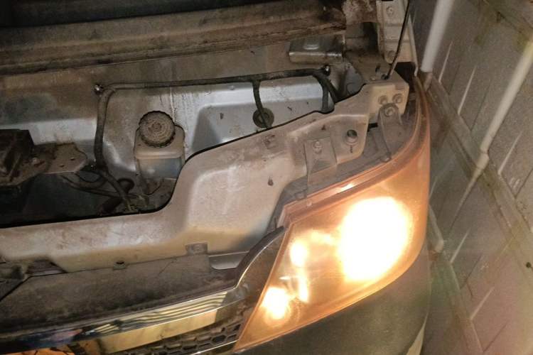 Used Karry Youyou 2012 1.2L Extended Standard Version Engine Bay Left