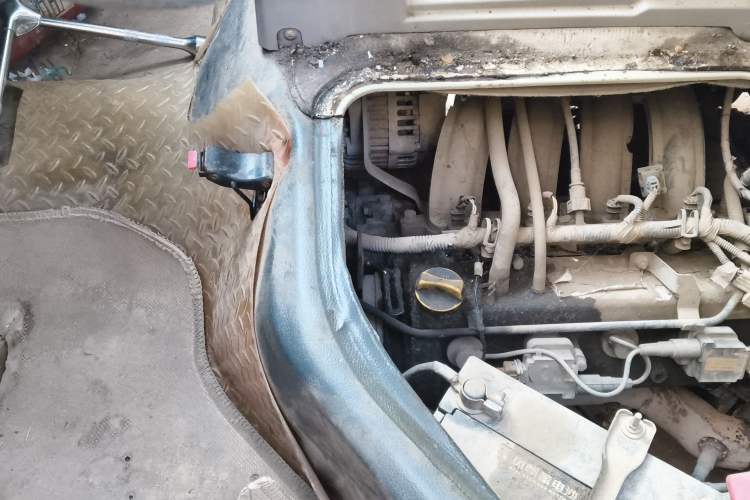 Used Karry Youyou 2012 1.2L Extended Luxury Version Engine Bay Right