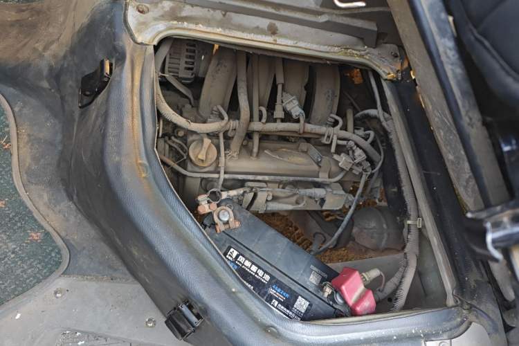 Used Karry Youyou 2012 1.2L Extended Standard Version Engine Bay Right