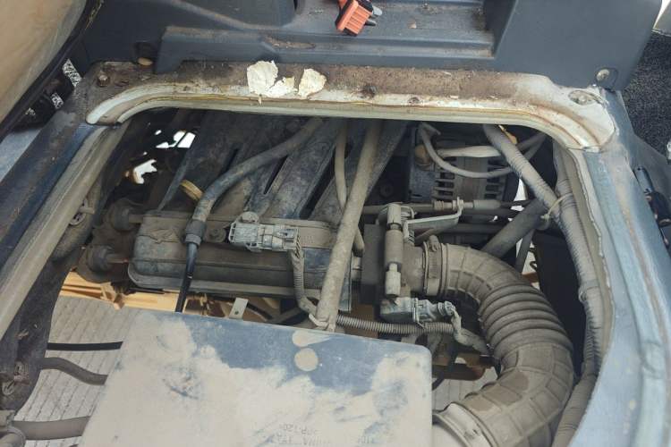 Used Karry Youyou 2012 1.0L Standard Version Engine Bay Right