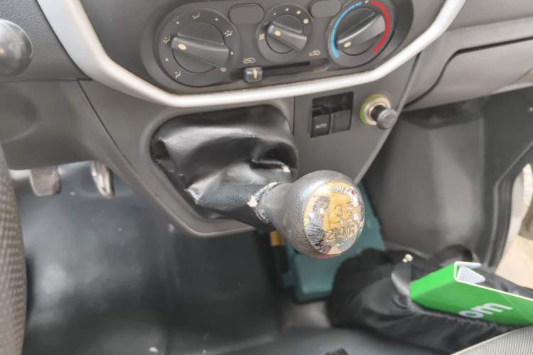 Used Karry Youyou 2012 1.2L Standard Version Gear Lever