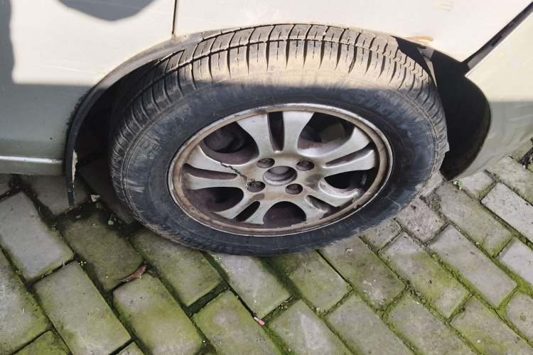 Used Karry Youyou 2012 1.2L Extended Luxury Version Right Front Wheel Hub