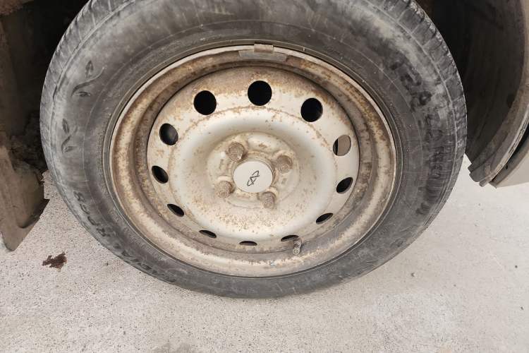 Used Karry Youyou 2012 1.2L Extended Standard Type I Right Front Wheel Hub