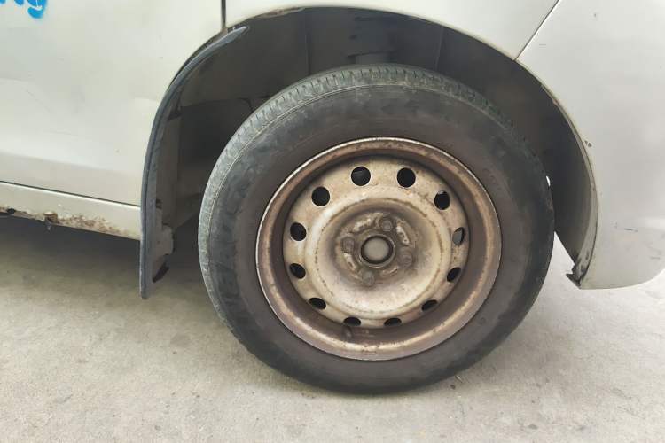 Used Karry Youyou 2012 1.2L Extended Standard Version Right Front Wheel Hub